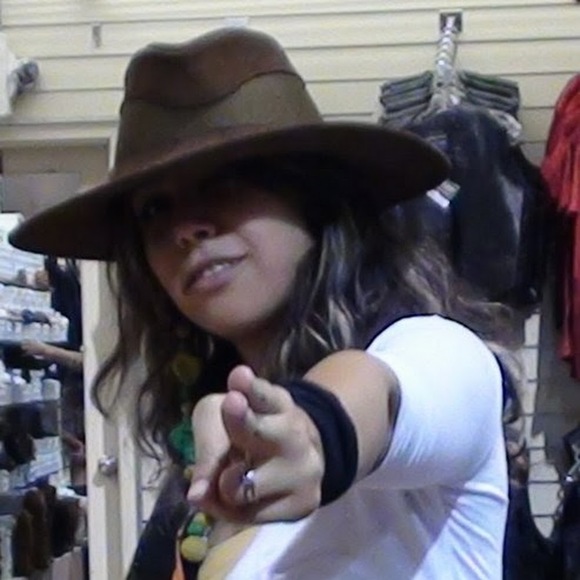 Meet your Posher, Maral - Picture 1 of 1